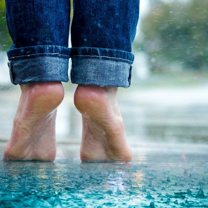 기우뚱거리며 걷기